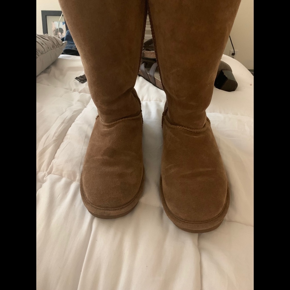 Women’s Tan Bear-paw Boots Size 9